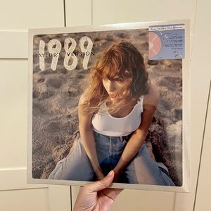 Taylor Swift 1989 TV Vinyl - Rose Garden Pink edition
